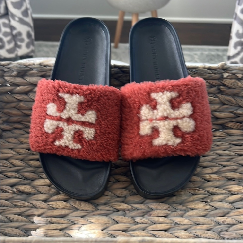 NWOT Tory Burch Double “T” Shearling Platform Slide Sandal, Size 8.5!